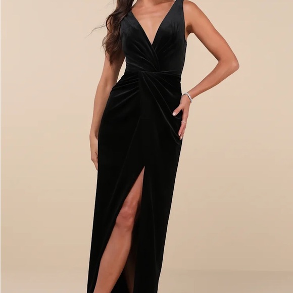 Lulus Dresses & Skirts - Beautiful Evenings Black Velvet Twist-Front Maxi Dress
